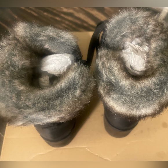 New Steve Madden Fur /Combat Boots - Picture 9 of 10
